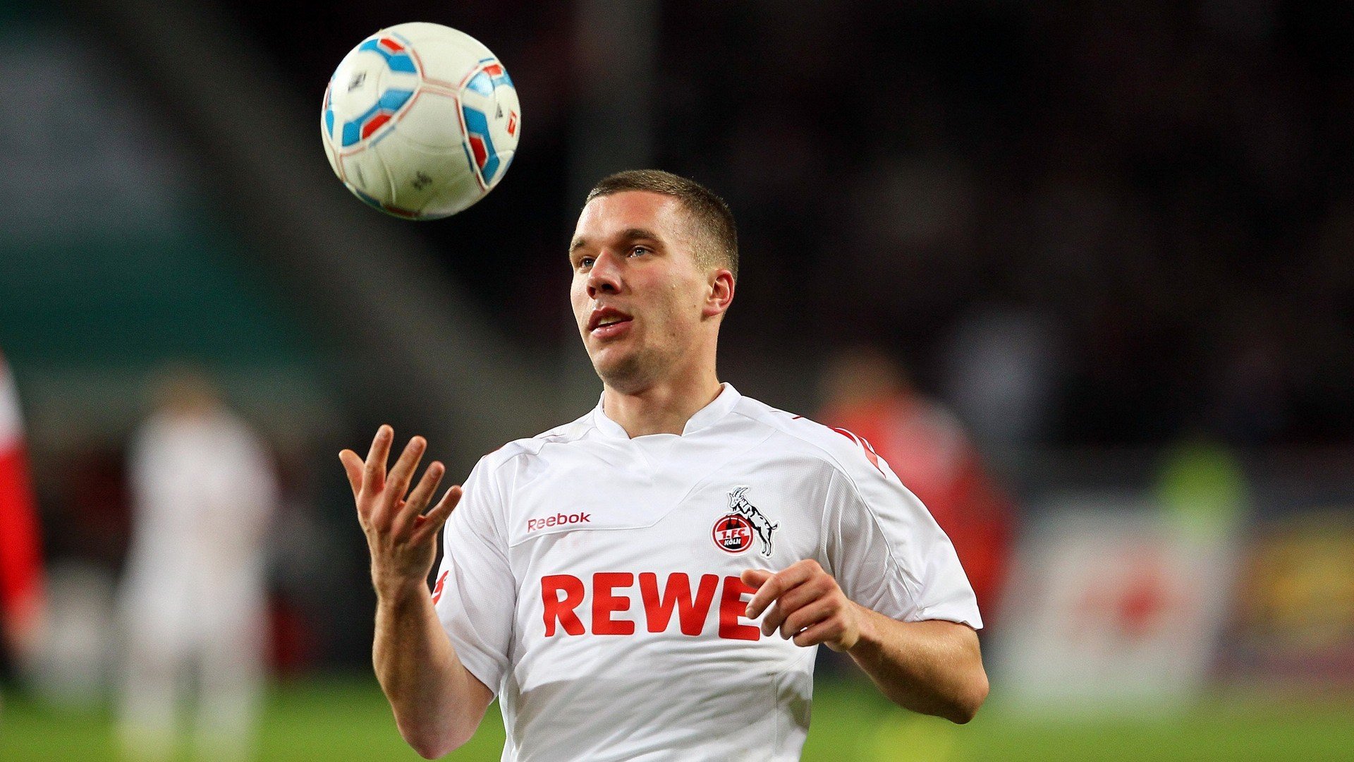 开云官方-欧冠淘汰赛抽签揭晓，拜仁再遇老对手巴黎，欧冠淘汰赛抽签结果